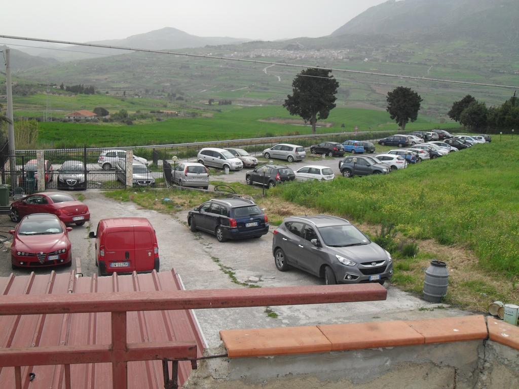 Agriturismo La Targa Buonfornello ภายนอก รูปภาพ