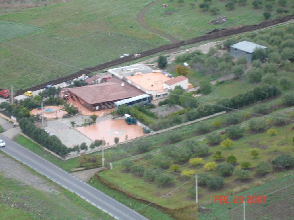 Agriturismo La Targa Buonfornello ภายนอก รูปภาพ