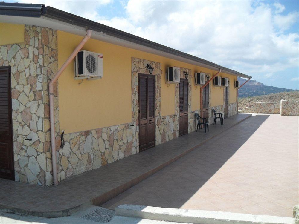 Agriturismo La Targa Buonfornello ภายนอก รูปภาพ