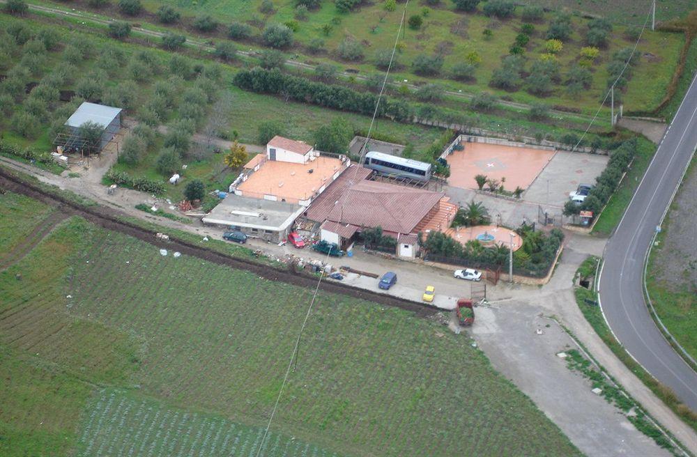 Agriturismo La Targa Buonfornello ภายนอก รูปภาพ