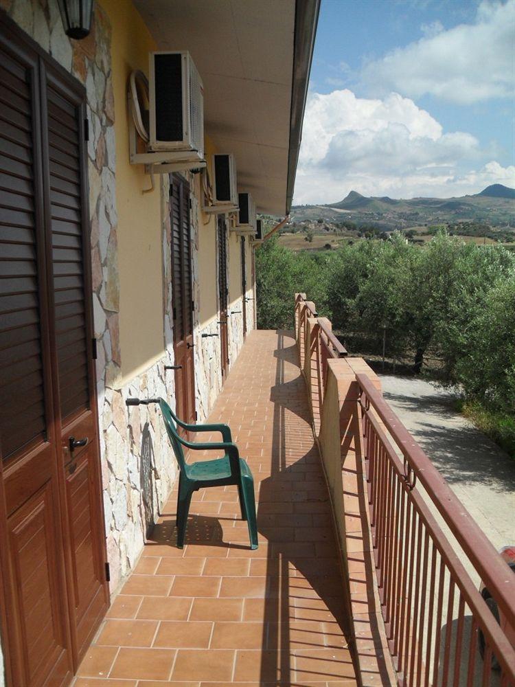 Agriturismo La Targa Buonfornello ภายนอก รูปภาพ